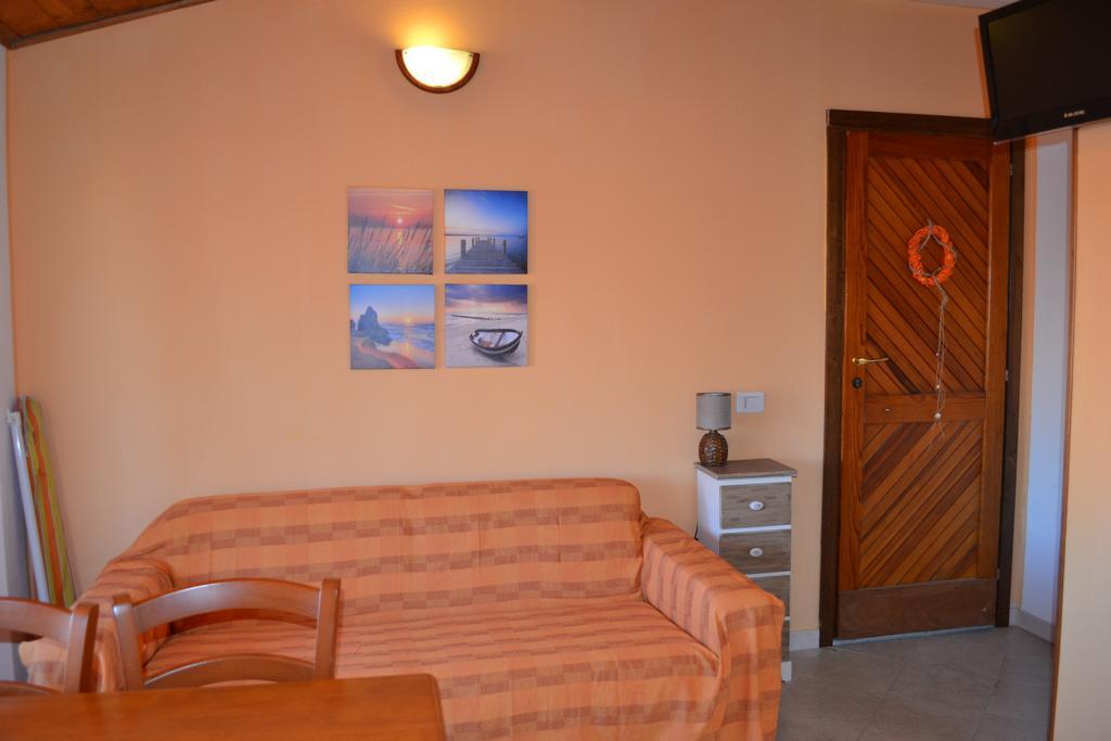 Apartments Mimose Badesi Bagian luar foto