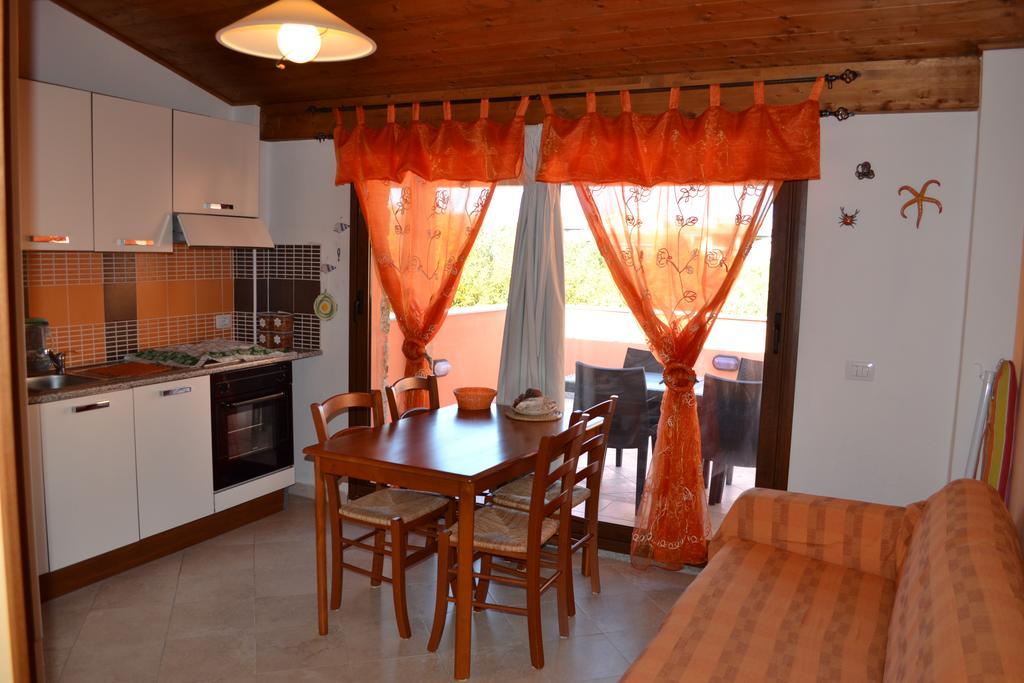 Apartments Mimose Badesi Bagian luar foto